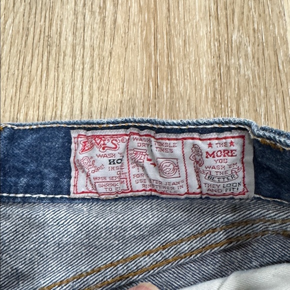 Vintage Levi's Women's Straight Leg Blue Jeans - Picture 4 of 7